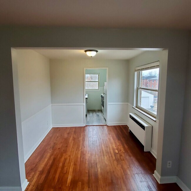 Photo - 1793 Crest Hill Ave Apartment