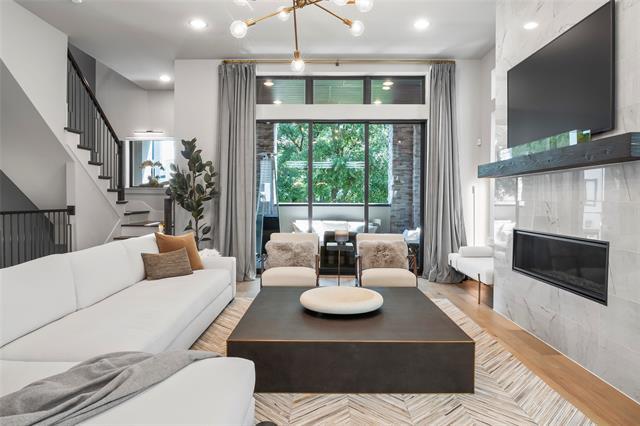 Foto del edificio - 7836 Secluded Ave