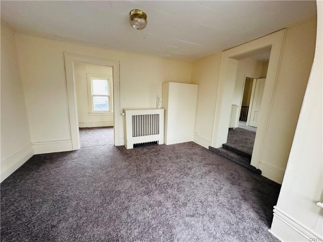 Foto del edificio - 64 E 5th St