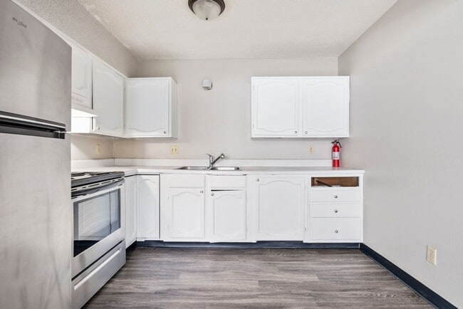 Interior Photo - Leavitt Street Apartments
