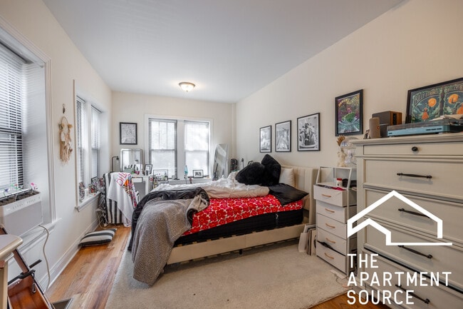 Building Photo - 630 W Cornelia Ave