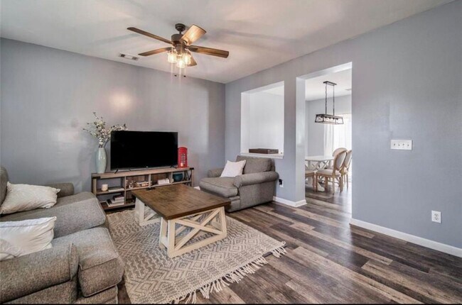 Foto del edificio - 3912 Cutler Donahoe Way