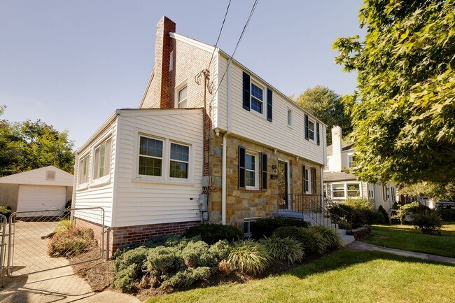 Foto del edificio - Charming 3BR/2BA Home in Prime Hyattsville...