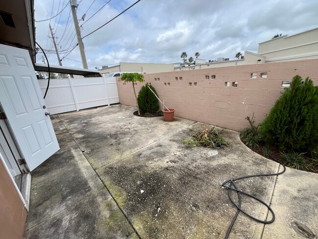 Photo - 1019 SE 3rd St Apartment