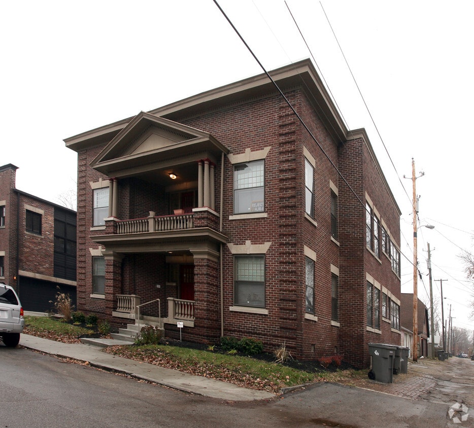 Building Photo - 219 E 17th St