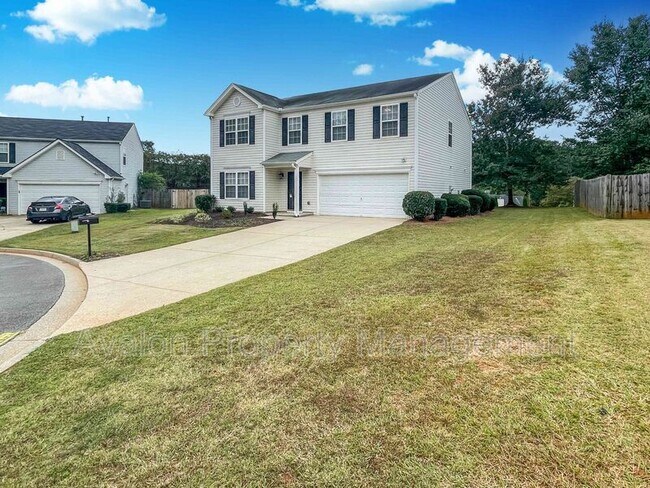 Building Photo - 6205 Treeridge Drive NW