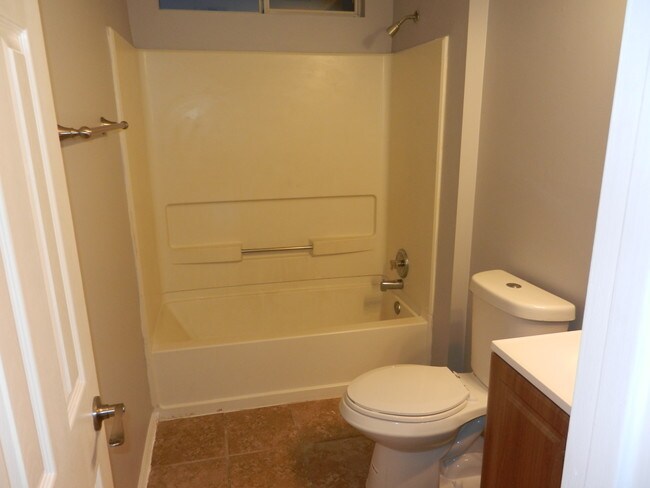 Building Photo - 1587 Picadilly Ct NE
