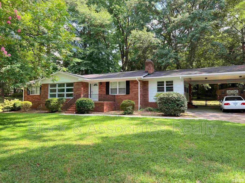 Primary Photo - 401 Lord Berkley Rd