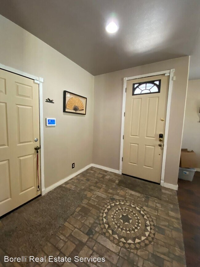 Foto del edificio - 3 br, 2 bath House - 2306 N Rock Creek Dr