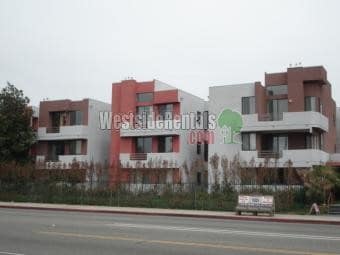 Primary Photo - 7826 Topanga Canyon Blvd