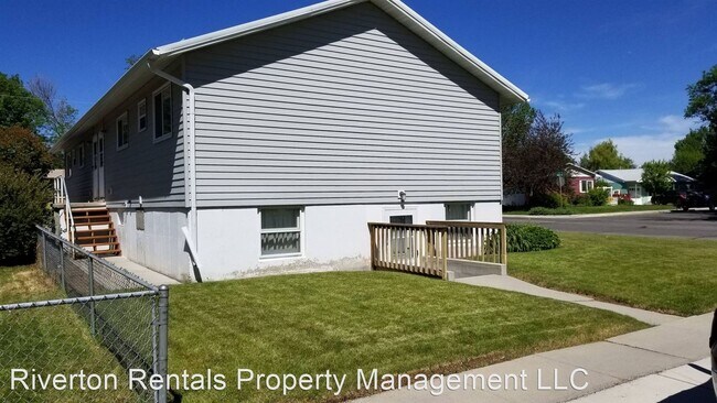 Foto del edificio - 221 E Sunset Dr