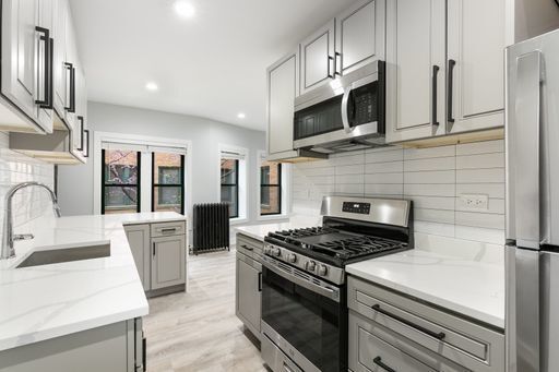 Foto del edificio - 7736 N Eastlake Terrace