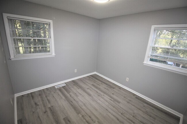 Foto del edificio - Move In Special!! 1/2 Off First Month's Re...