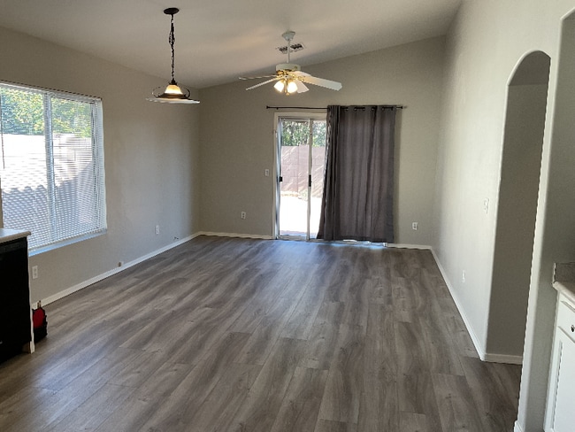 Photo - 13001 N Cesar Chavez Dr House