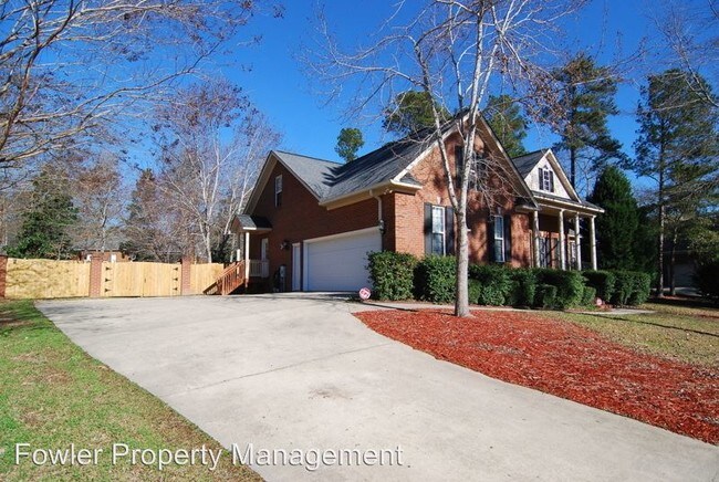 Building Photo - 111 Winding Oak Way