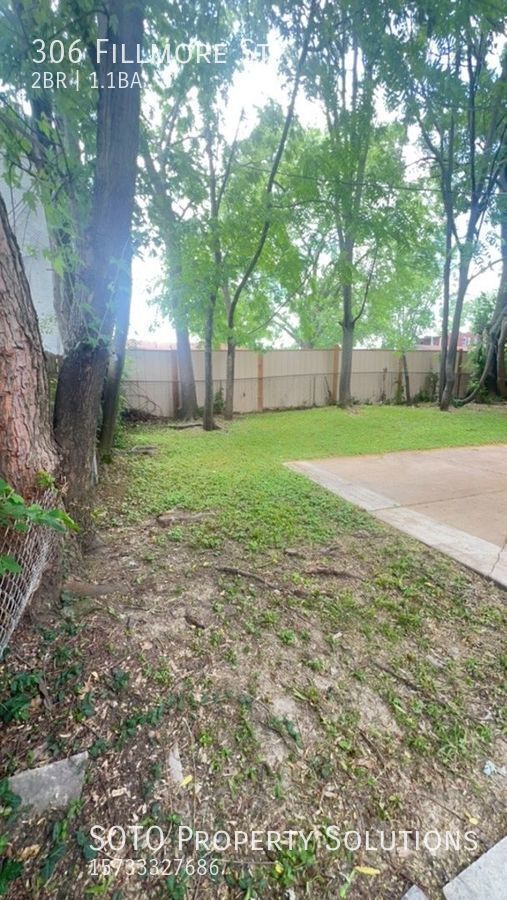 Building Photo - Charming 2-bedroom, 1.5-bathroom home