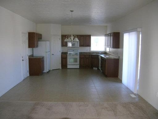 Building Photo - Beautiful Large Home