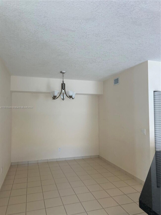 Building Photo - 701 SW 158th Terrace