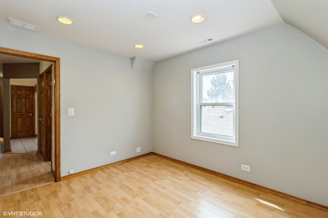 Foto del edificio - 4979 N Austin Ave