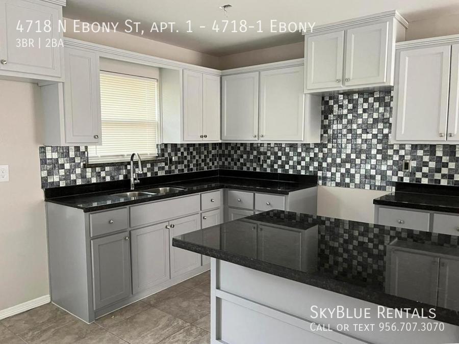 Primary Photo - 4718 Ebony, 4718-1 Ebony