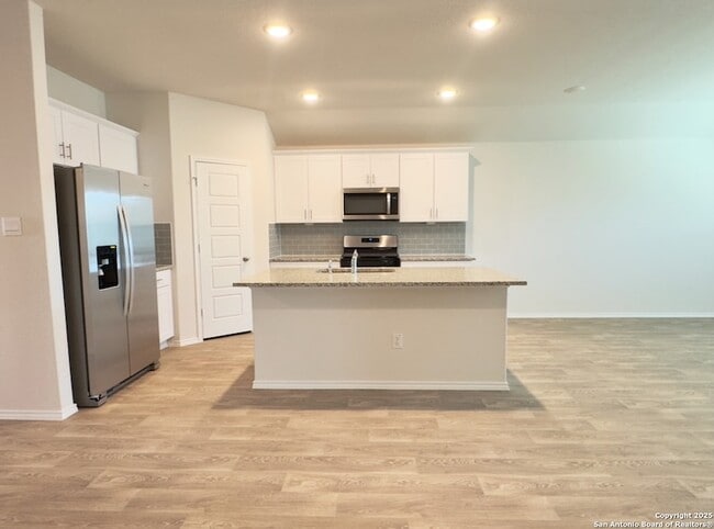 Building Photo - 349 Trent Dr