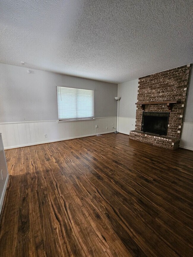 Building Photo - (4) Bed/(2) Bath in Core Norman Avail NOW!