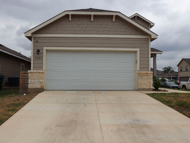 Foto del edificio - 3523 Rancho Grande