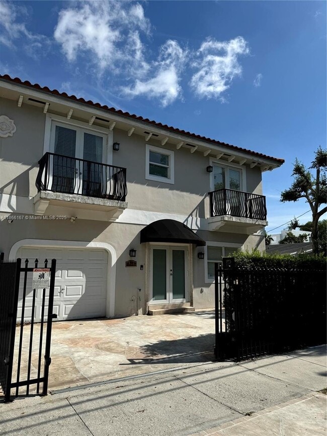 Building Photo - 3375 Percival Ave