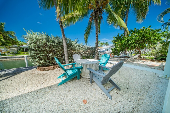 Building Photo - 767 98th St