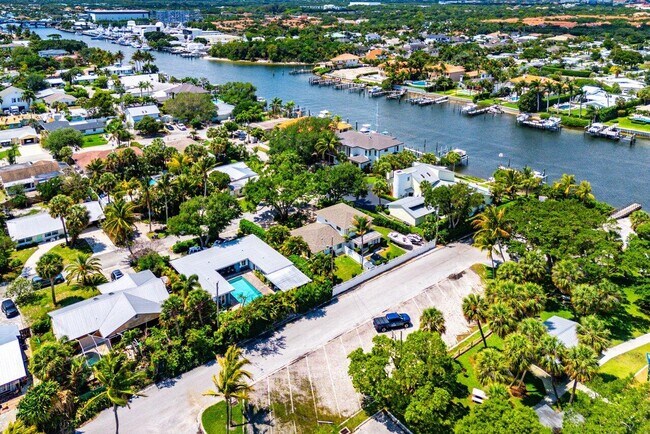 Foto del edificio - 2103 N Palm Cir