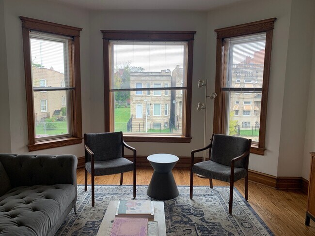 Foto del edificio - 3341 W Adams St