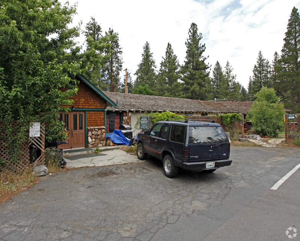 Primary Photo - Rockwater Apartments