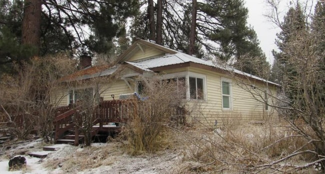 Building Photo - 228 E Schonchin St