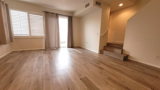 Building Photo - Scripps Townhome with private patio and vi...