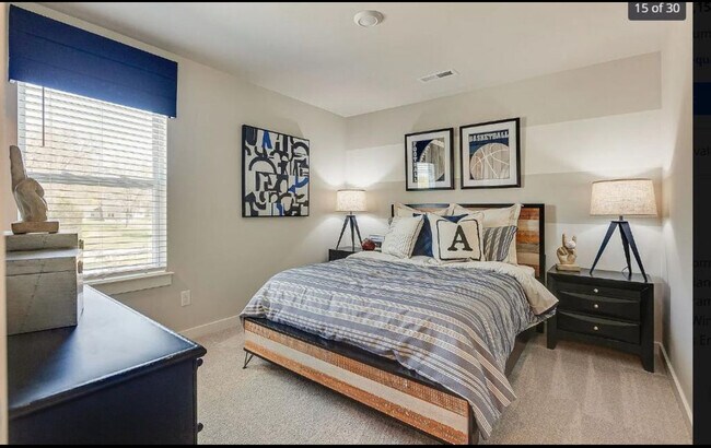 Foto del edificio - 2428 Williams Ridge Dr