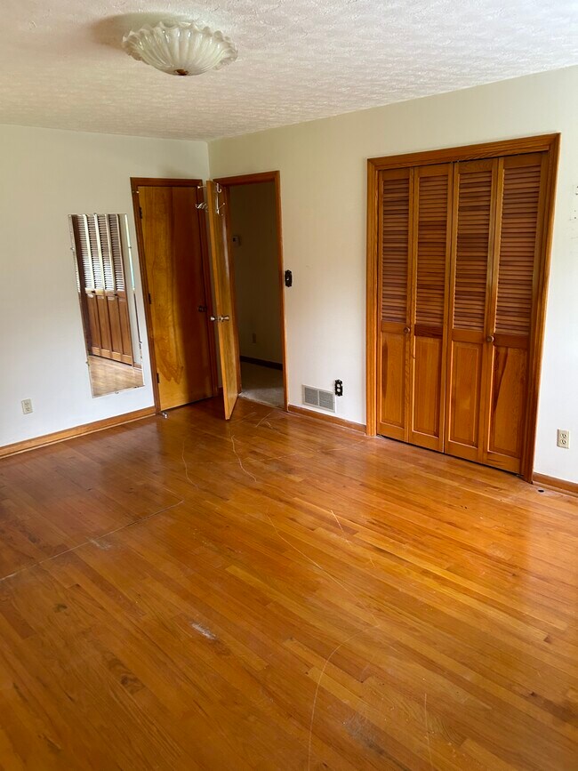 Building Photo - 3865 Yates Rd