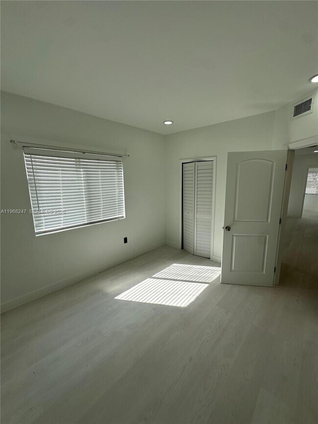 Foto del edificio - 109 NW 6th Ave