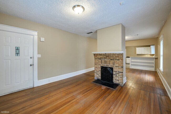 Building Photo - 3 br, 1 bath House - 1390 Carnegie Ave