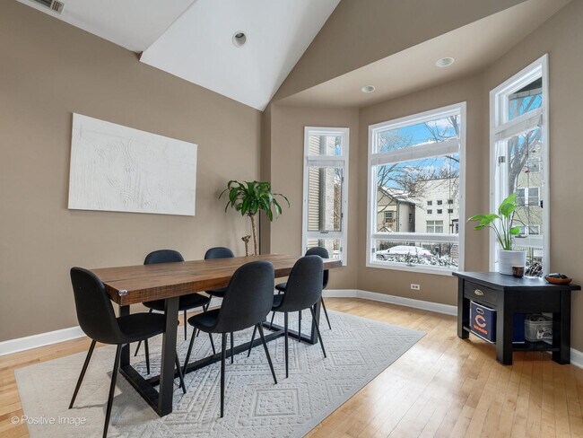 Foto del edificio - 1720 W Altgeld St