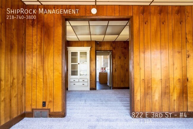 Foto del edificio - 822 E 3rd St