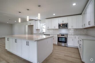 Building Photo - 515 John Arden Dr