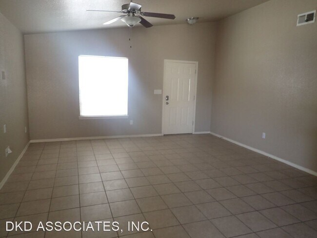 Foto del edificio - 3 br, 2 bath House - 14217 OTTER POINT DR