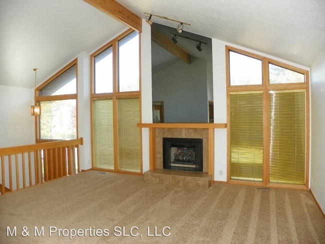 Building Photo - 2228 E Glacier View Dr