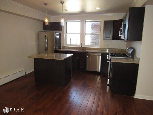 Foto del edificio - 3415 Parsons Blvd