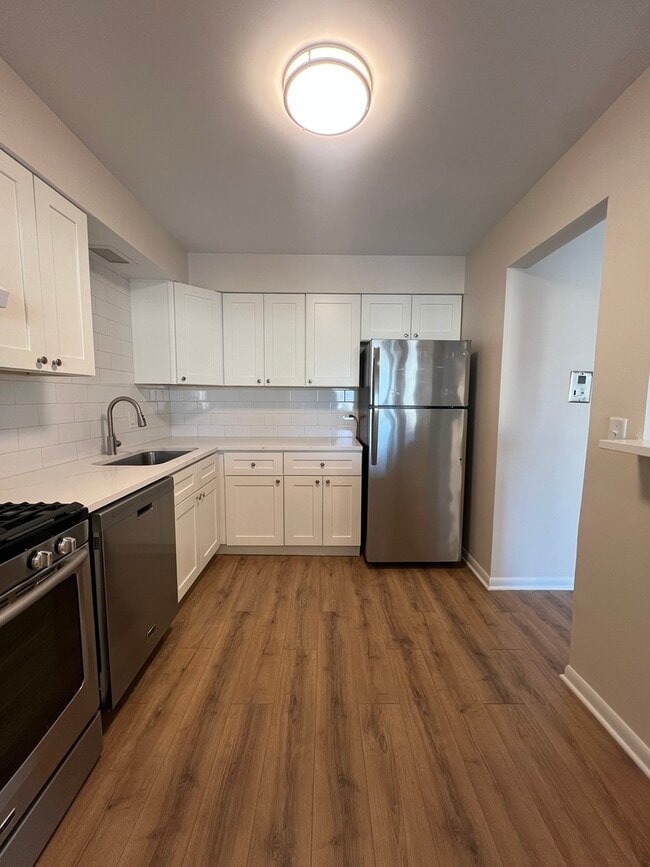 Building Photo - 1279 Harding Ave