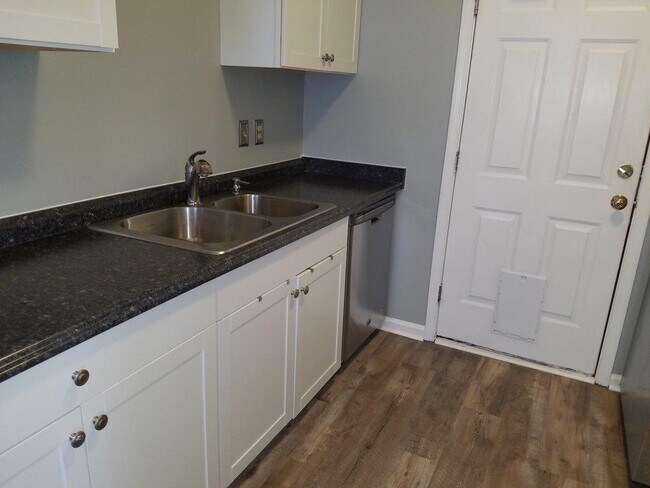 Foto del edificio - 532 Pleasant Pointe Ct