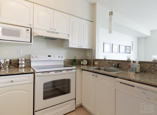Foto del edificio - 16900 N Bay Rd