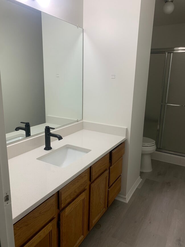 Building Photo - 12774 Southwillow Dr