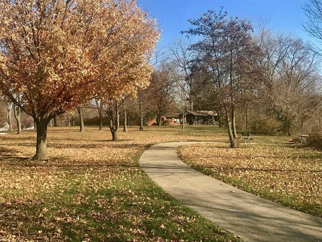Holiday Park Apartments Apartments - Bloomington, IL | Apartments.com