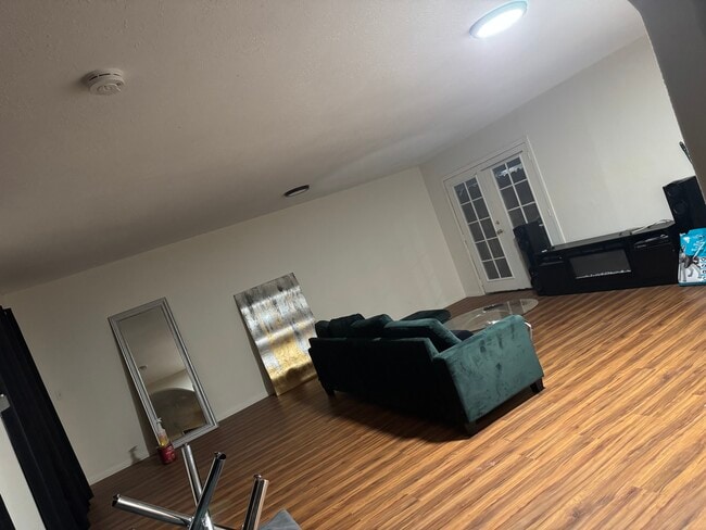 Building Photo - 18247 Bellflower St